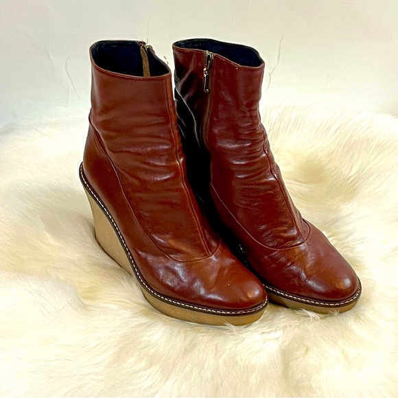 Juicy Couture Maroon Wedge Leather Ankle Bootie - Picture 2 of 8